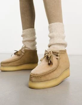 推荐Clarks Originals Wallabee shoes in light tan商品