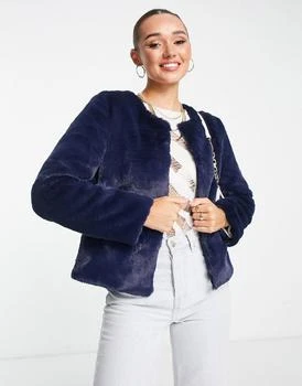 推荐Unreal Fur collarless faux fur cropped jacket in navy商品