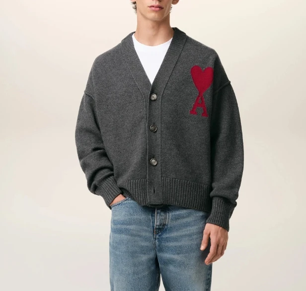 AMI | AMIPARIS 新款经典爱心字母宽松V领长袖毛衣男女同款 黑色（香港仓发货）,商家Terri Wonder,价格¥2033