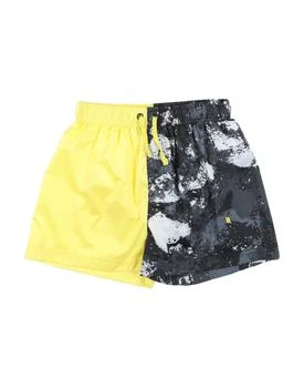 Marcelo Burlon | Swim shorts,商家Yoox HK,价格¥760