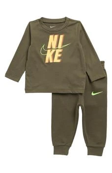 NIKE | Stack Block Logo T-Shirt & Joggers Set,商家Nordstrom Rack,价格¥144