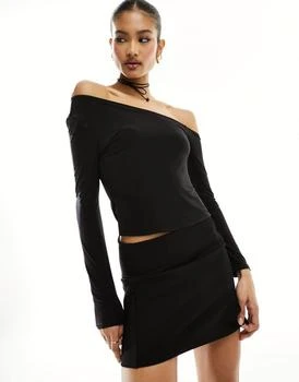 推荐Fashionkilla slinky off shoulder top with neck tie in black商品