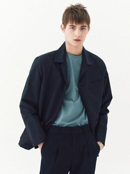 商品FRONTROW MEN | Multi-Pocket detailed Half Jacket,商家W Concept,价格¥1617图片