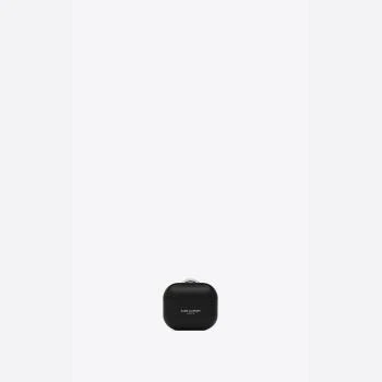 Yves Saint Laurent | 包邮包税【预售7天发货】 YSL圣罗兰SAINT LAURENT 23秋冬 男士 耳机包 SAINT LAURENT PARIS ÉTUI POUR AIRPODS 3 SAINT LAURENT PARIS EN CUIR LISSE 7141650O7TN1080,商家TLS PARIS,价格¥2239