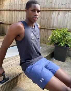Under Armour | Under Armour vest top with large tonal logo in black商品图片,