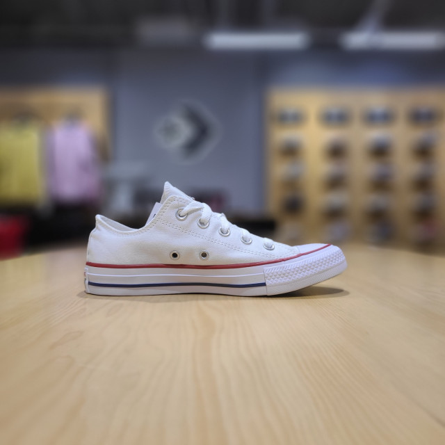 匡威直邮, Converse | 【韩国直邮|包邮包税】匡威[CHUNK TAYLOR] ALL STAR CLASSIC 白色 LOW 帆布鞋 AM7652C商品图片 9折×额外9折, 包邮包税, 额外九折