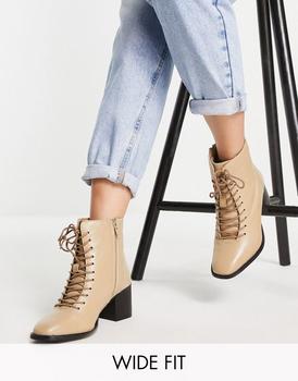 推荐Simply Be Wide Fit lace up heeled boots in beige商品