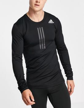推荐adidas Training Techfit Warm base layer long sleeve top with tonal three stripes in black商品