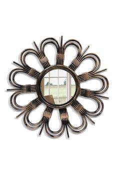 商品Daisy Petal Wall Mirror,商家Nordstrom Rack,价格¥584图片