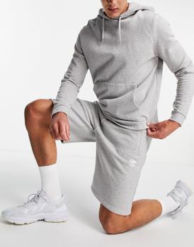 美国fear of god短裤, Adidas | adidas Originals essentials shorts with small logo in grey商品图片 