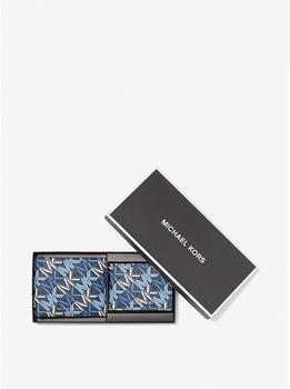 商品Michael Kors | Harrison Graphic Logo Billfold Wallet With Passcase,商家Michael Kors,价格¥500图片