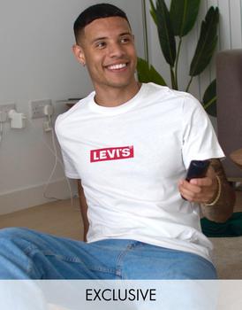 Levi's | Levi's small chest boxtab logo t-shirt in white商品图片,8折