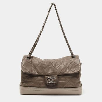 美国香奈儿包, [二手商品] Chanel | Chanel Grey Quilted Shimmer Leather VIP Flap Bag商品图片 满1件减$100, 满减