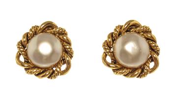 [二手商品] Chanel | Chanel Gold Round Pearl Chain Earrings商品图片,